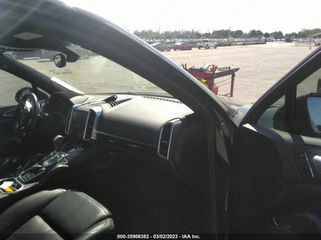 2018 Porsche Cayenne, VIN: WP1AA2A29JKA06848