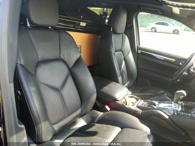 2018 Porsche Cayenne, VIN: WP1AA2A29JKA06848