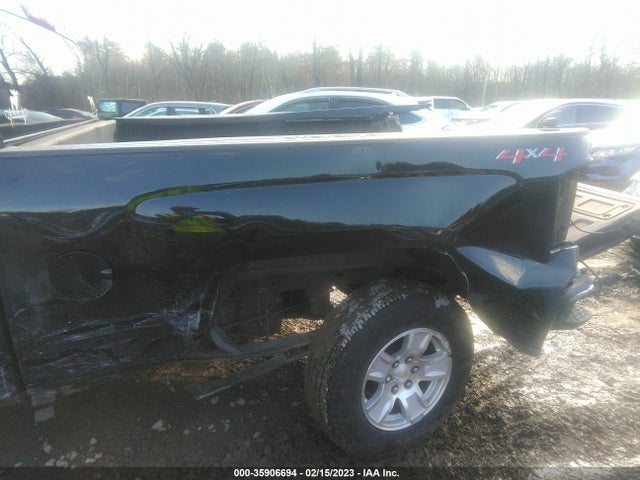 2018 Chevrolet Silverado 1500, VIN: 1GCVKREC9JZ362445