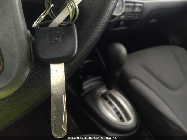 Honda Fit 2010 JHMGE8H27AC016800 Image 3
