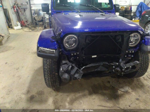 1C4HJXEG5JW243672 Jeep Wrangler Unlimited Sahara