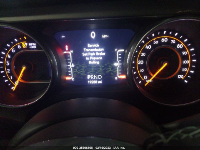 1C4HJXEG5JW243672 Jeep Wrangler Unlimited Sahara