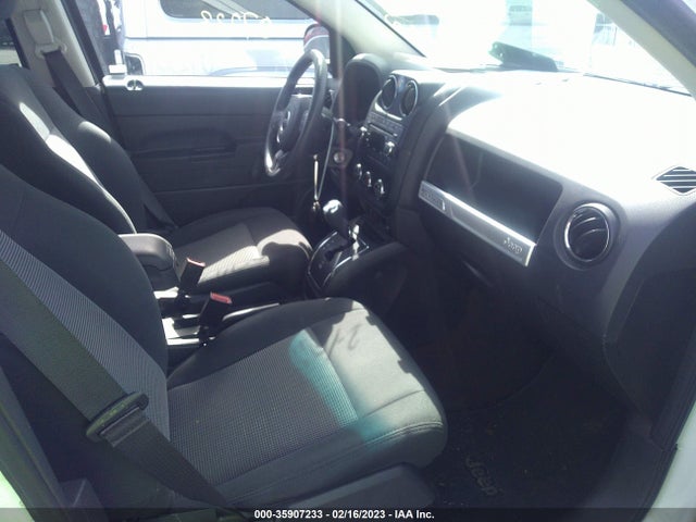 2016 Jeep Compass, VIN: 1C4NJCBA3GD575206