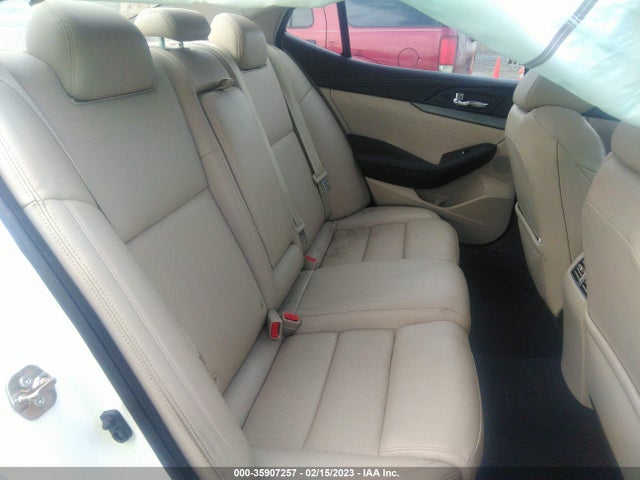 2017 Nissan Maxima, VIN: 1N4AA6APXHC432806