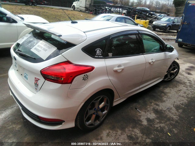 Ford FOCUS ST 2017 1FADP3L92HL246220 Image 6