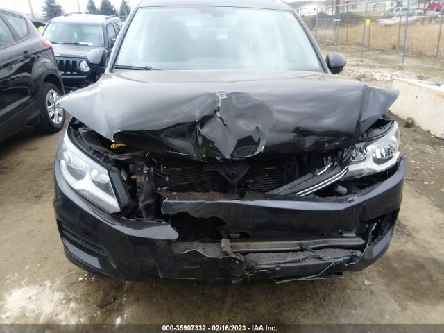 WVGSV7AX2HK016923 Volkswagen Tiguan Wolfsburg Edition