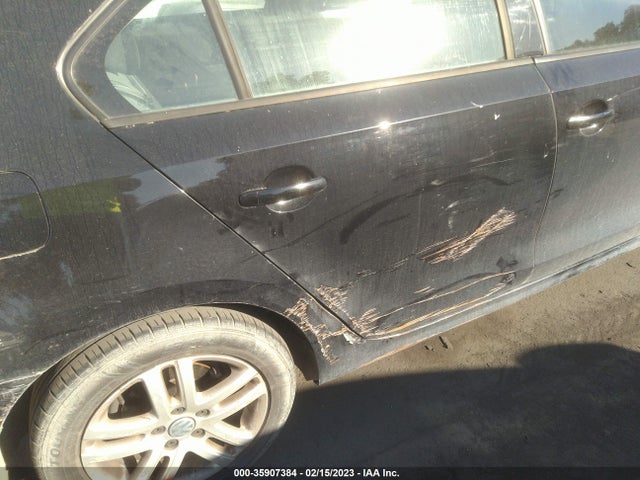 3VW2B7AJ3JM262285 Volkswagen Jetta 1.4t S