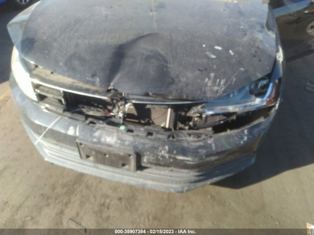 3VW2B7AJ3JM262285 Volkswagen Jetta 1.4t S
