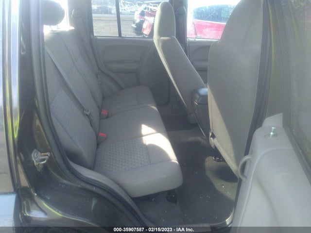 2005 JEEP LIBERTY SPORT VIN: 1J4GL48K35W508836
