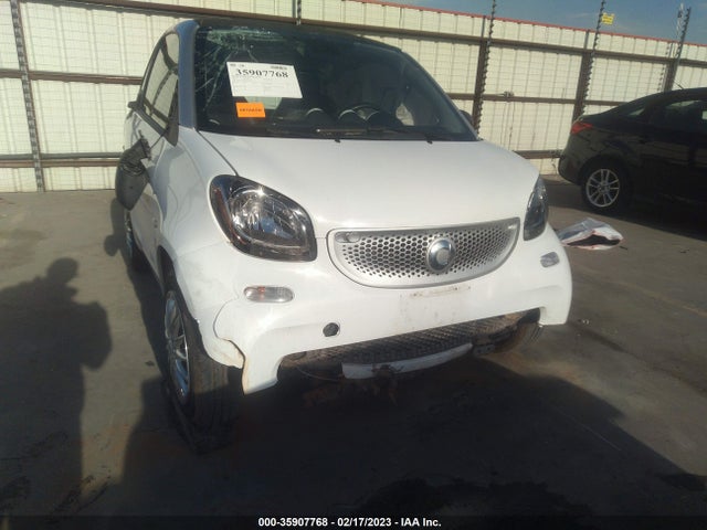 2017 Smart Fortwo, VIN: WMEFJ5DA8HK168137