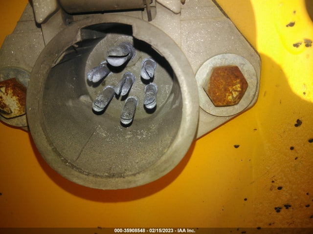 2013 OTTAWA SPOTTER VIN: EINF814EE13330615