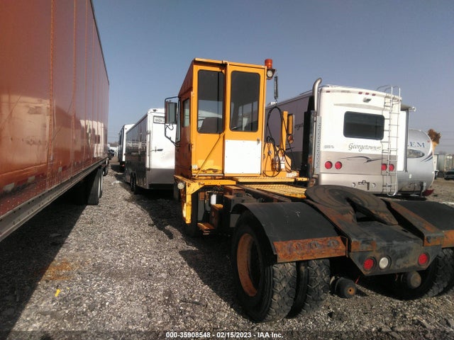 2013 OTTAWA SPOTTER VIN: EINF814EE13330615