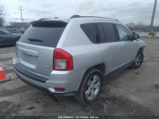 1C4NJCEB7CD652397 Jeep Compass Latitude
