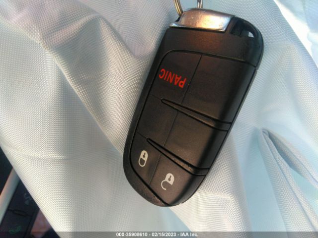 3C4NJDBB6JT435019 Jeep Compass Latitude
