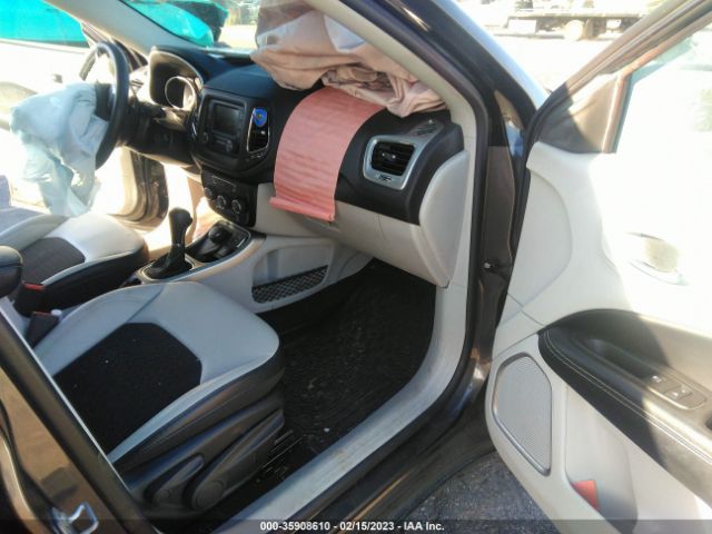 3C4NJDBB6JT435019 Jeep Compass Latitude