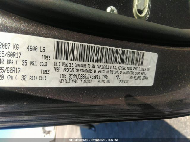 3C4NJDBB6JT435019 Jeep Compass Latitude