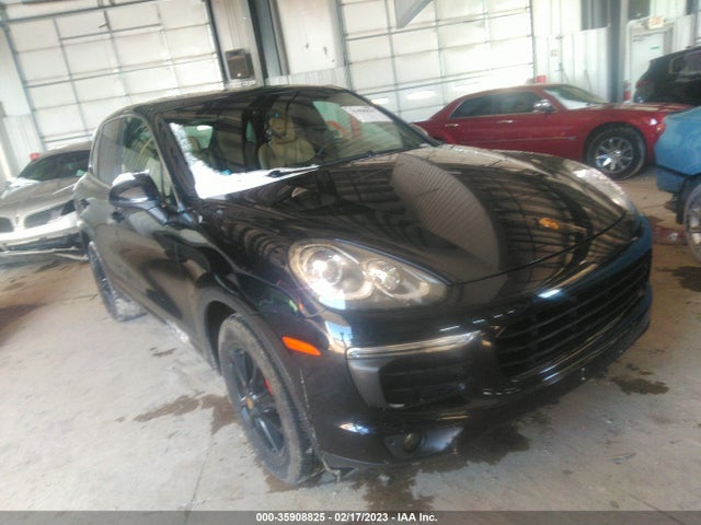2016 Porsche Cayenne, VIN: WP1AA2A24GLA09238