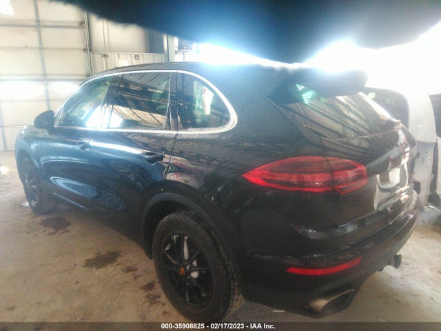 2016 Porsche Cayenne, VIN: WP1AA2A24GLA09238