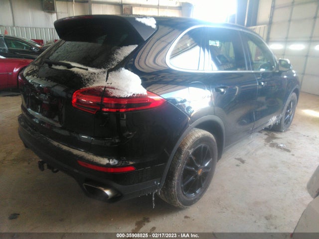 2016 Porsche Cayenne, VIN: WP1AA2A24GLA09238