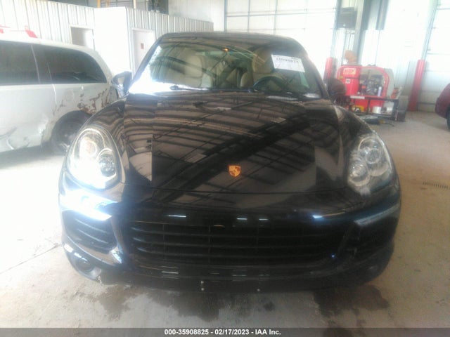 2016 Porsche Cayenne, VIN: WP1AA2A24GLA09238