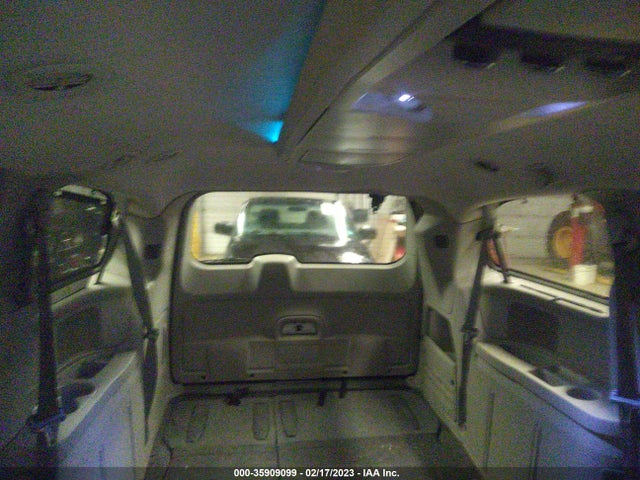 2A4RR5D10AR172480 Chrysler Town & Country