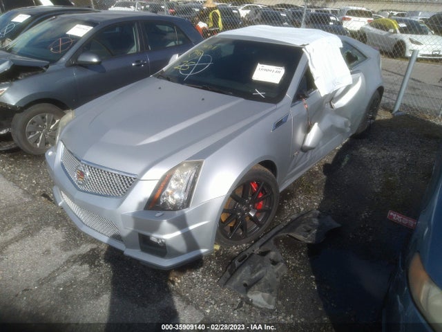 Cadillac CTS-V COUPE 2013 1G6DV1EP8D0155645 Image 2