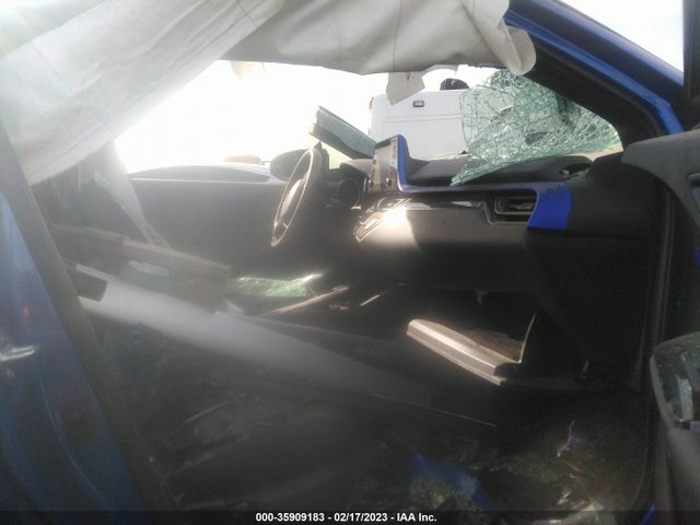 Toyota C-HR 2021 JTNKHMBX1M1115012 Image 4