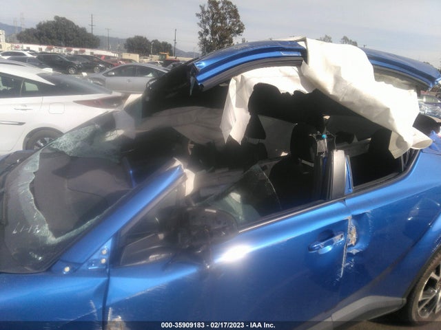Toyota C-HR 2021 JTNKHMBX1M1115012 Image 5