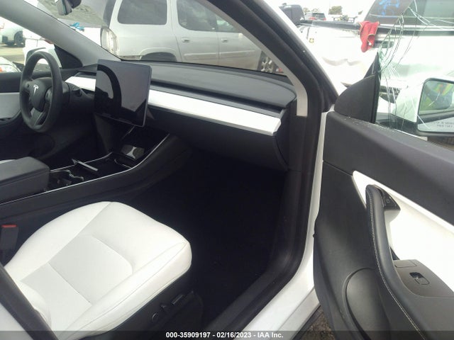 2021 Tesla Model Y, VIN: 5YJYGDEE2MF090897