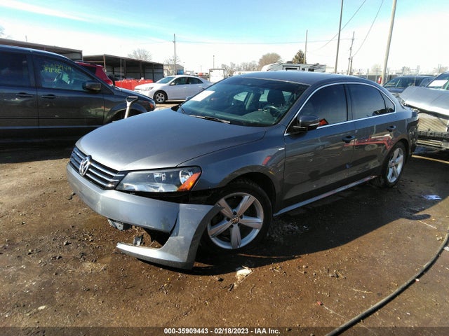 Volkswagen Passat Wolfsburg Ed 2014 1VWAS7A3XEC027399 Image 2