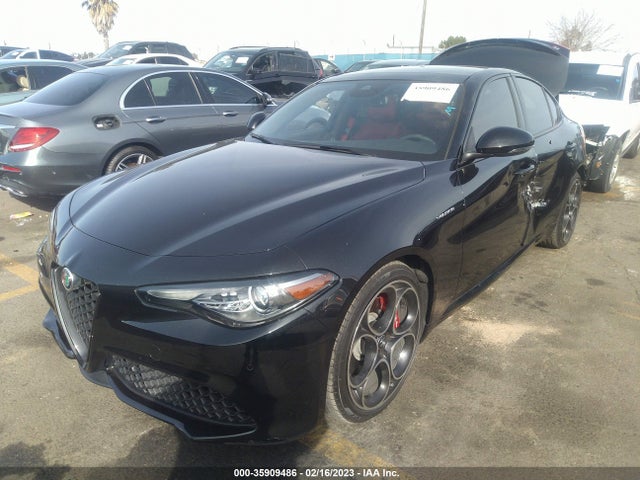 2022 Alfa Romeo Giulia, VIN: ZARFAMBN6N7664833