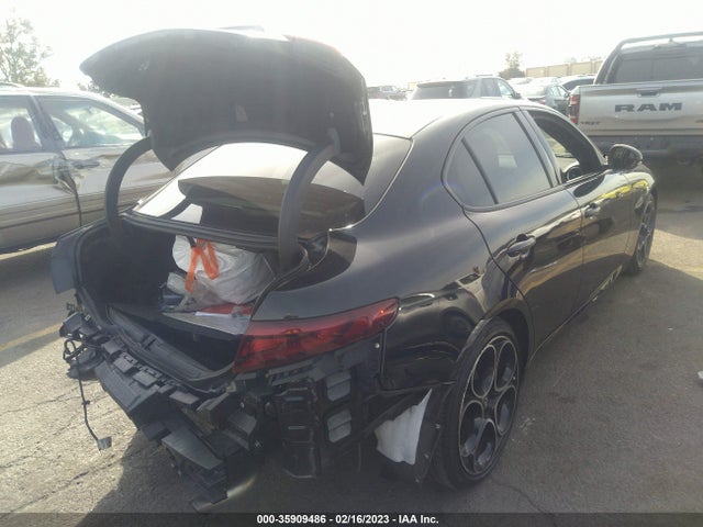 2022 Alfa Romeo Giulia, VIN: ZARFAMBN6N7664833