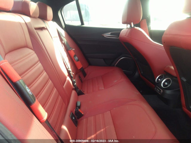 2022 Alfa Romeo Giulia, VIN: ZARFAMBN6N7664833
