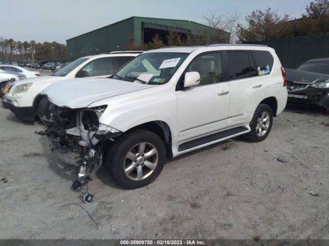 Lexus GX 460 2013 JTJBM7FX8D5060365 Image 2