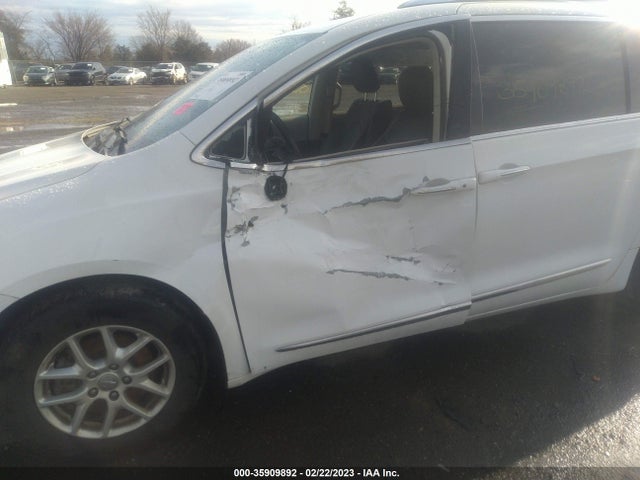 2C4RC1BG9LR139438 Chrysler Pacifica Touring L