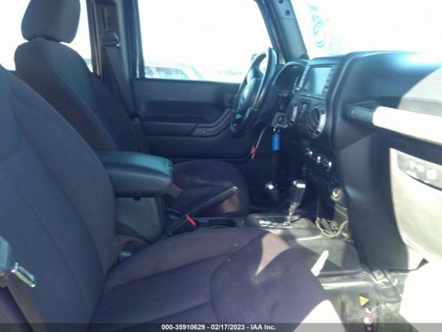 1C4BJWDG3EL157494 Jeep Wrangler Unlimited Sport