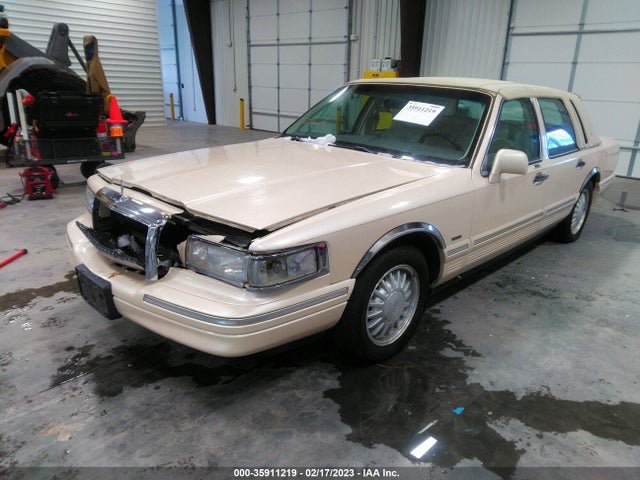 1997 LINCOLN TOWN CAR CARTIER VIN: 1LNLM83W8VY755028
