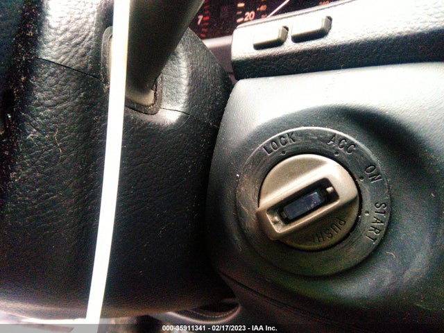 Lexus LS 430 2004 JTHBN36F440134263 Image 3