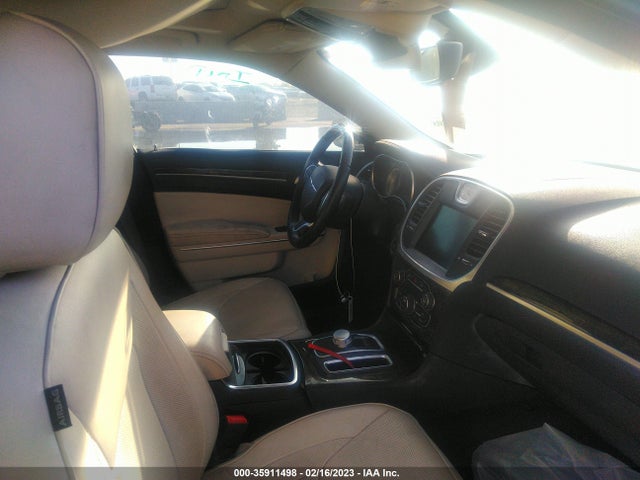 2015 Chrysler 300, VIN: 2C3CCAEG9FH808310