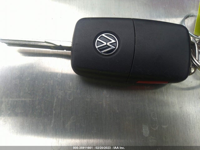 2013 VOLKSWAGEN BEETLE COUPE 2.5L VIN: 3VWJX7AT3DM601890