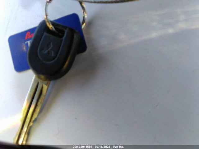 Mitsubishi Montero 2001 JA4MW51R71J014073 Image 3