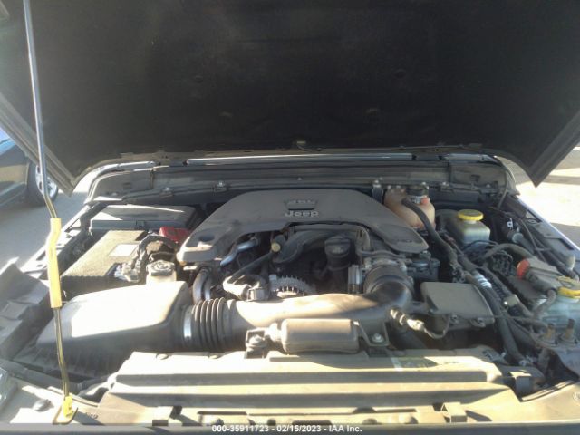 1C4HJXDG1KW558519 Jeep Wrangler Unlimited Sport S