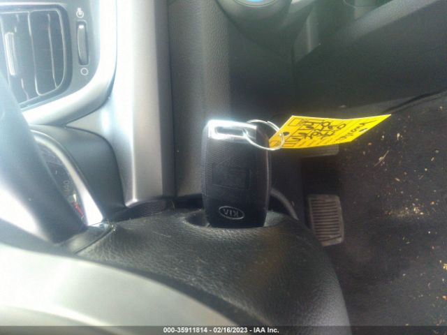 3KPA25AD0LE328897 KIA Rio 5-door S