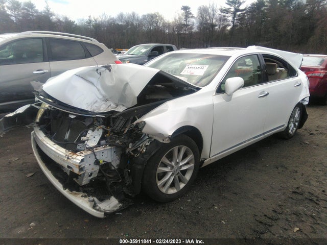 Lexus ES 2011 JTHBK1EG6B2463815 Image 2
