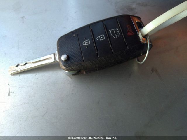 KNDJN2A27G7319754 KIA Soul Base