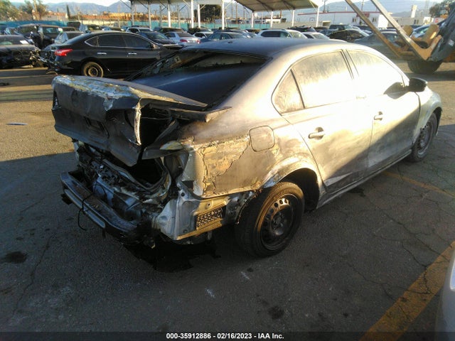 3VW267AJ0GM306563 Volkswagen Jetta Sedan 1.4t S