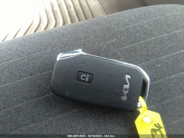 KNDEU2AA1N7299378 KIA SELTOS S
