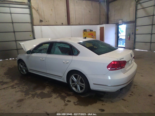 1VWBT7A37FC087143 Volkswagen Passat 1.8t Se W/sunroof & Nav