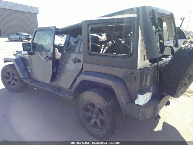 1C4HJWEGXJL843065 Jeep Wrangler Jk Unlimited Sahara