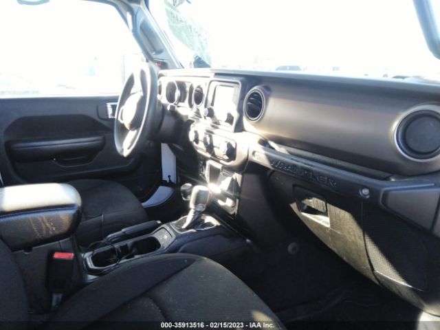 1C4HJXDN1JW265880 Jeep Wrangler Unlimited Sport